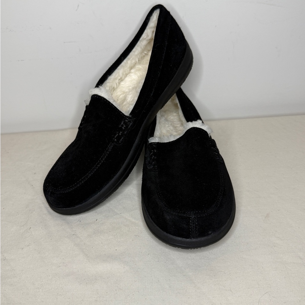 Vionic Black Suede Women's Slippers